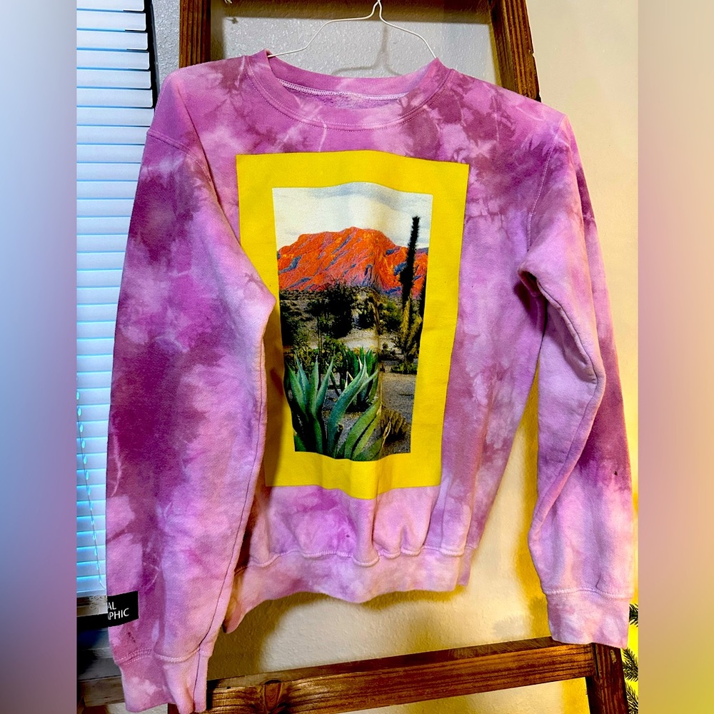 National Geographic Urban Outfitter Collab sweatshirt